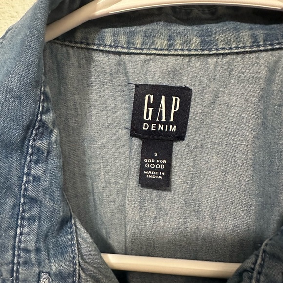 Gap Tops | Gap Split-Back Denim Shirt 100% Cotton | Size Small | Blue - Picture 2 of 8